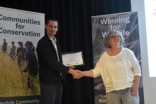 Ben Earle presenting the Nature for health and wellbeing award